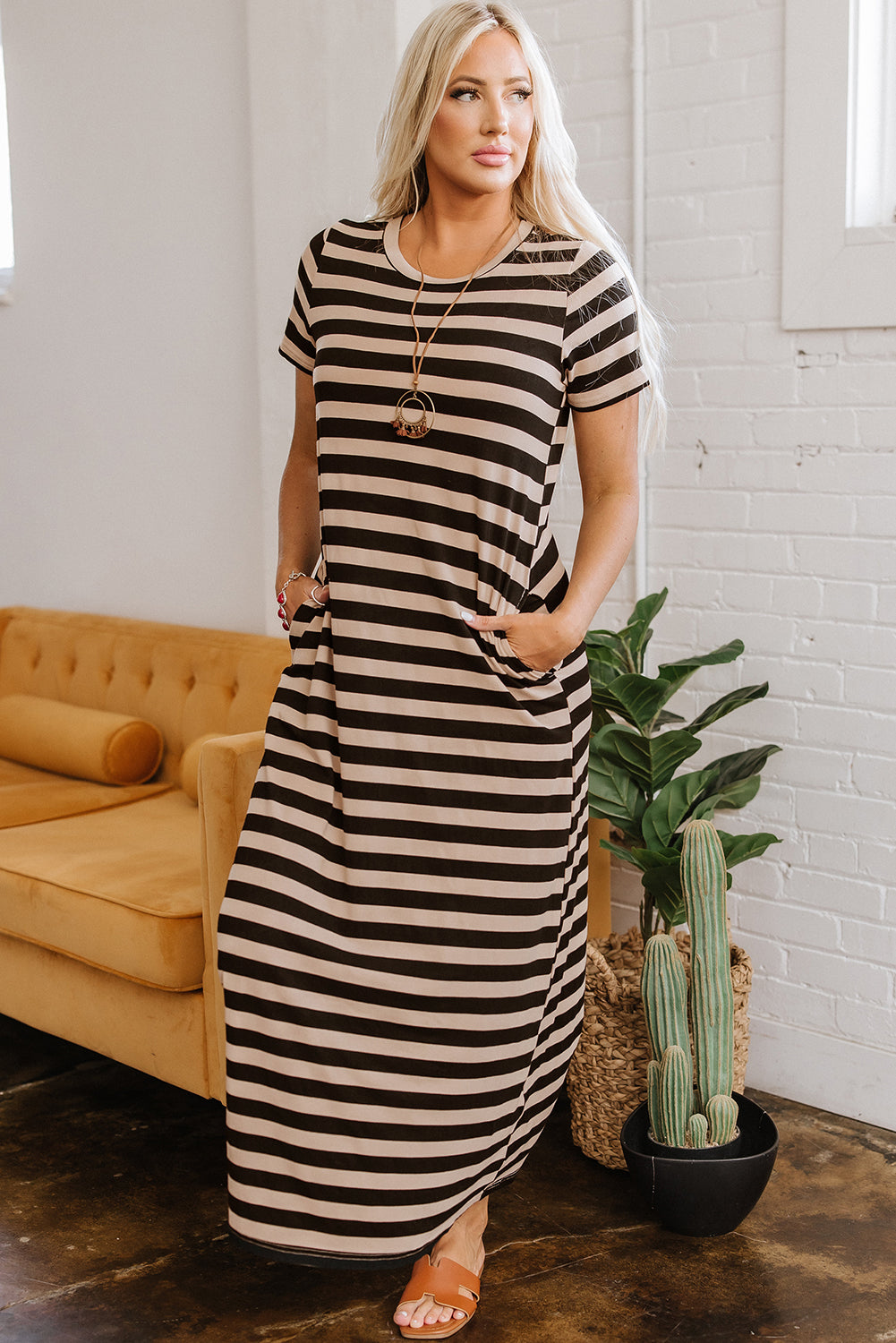 Casual Round Neck T-shirt Maxi Dress with Pockets