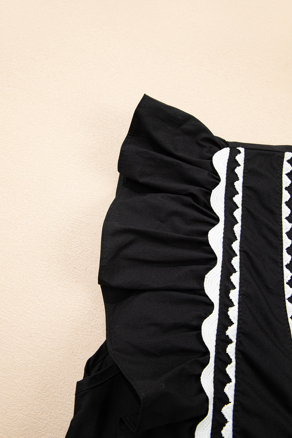 Contrast Ricrac Trim Ruffled V Neck Peplum Top