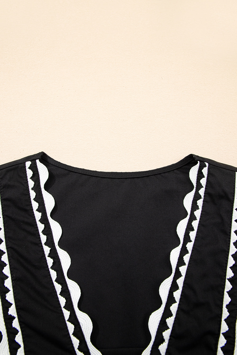 Contrast Ricrac Trim Ruffled V Neck Peplum Top