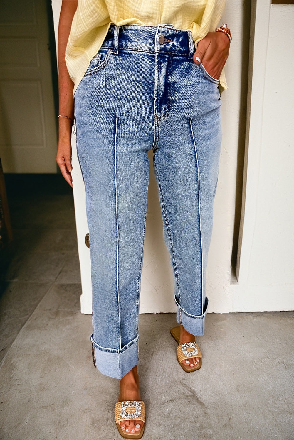 Center Seam Cuffed Hem Straight High Waist Jeans