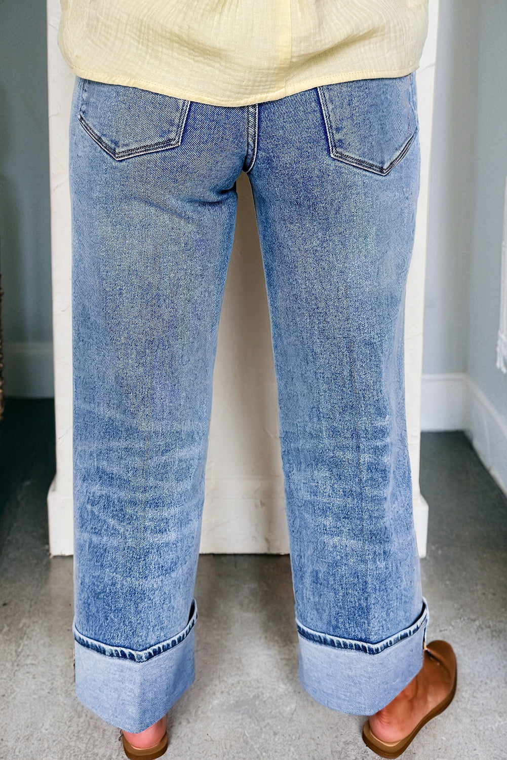 Center Seam Cuffed Hem Straight High Waist Jeans