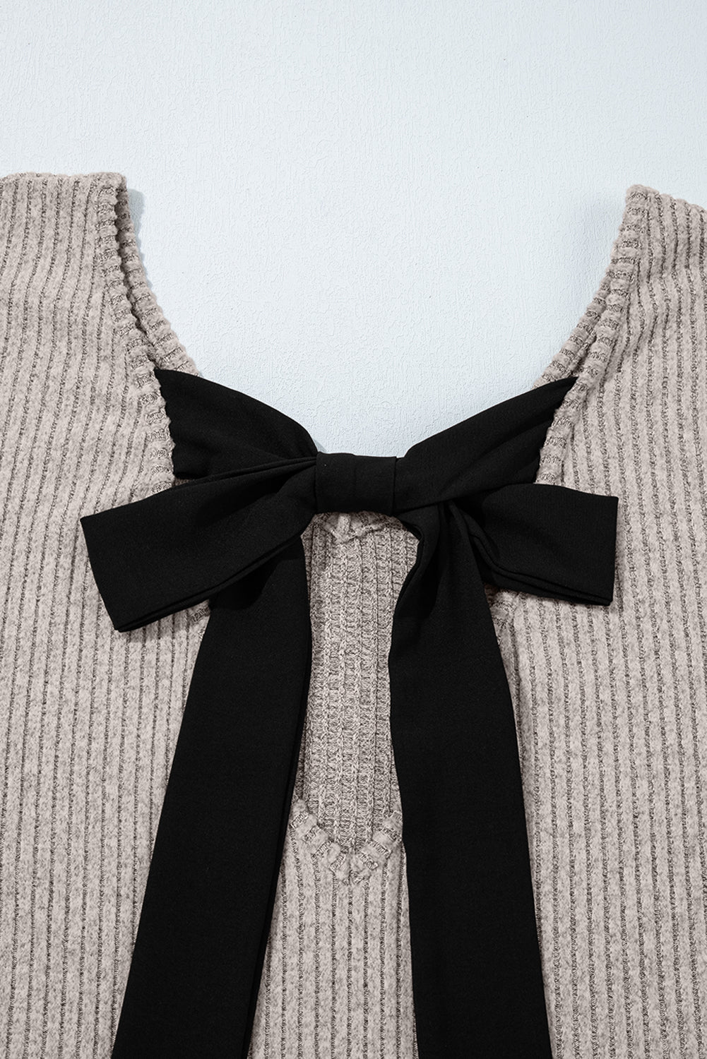 Ribbed Short Sleeve V Neck Colorblock Bow Back Top