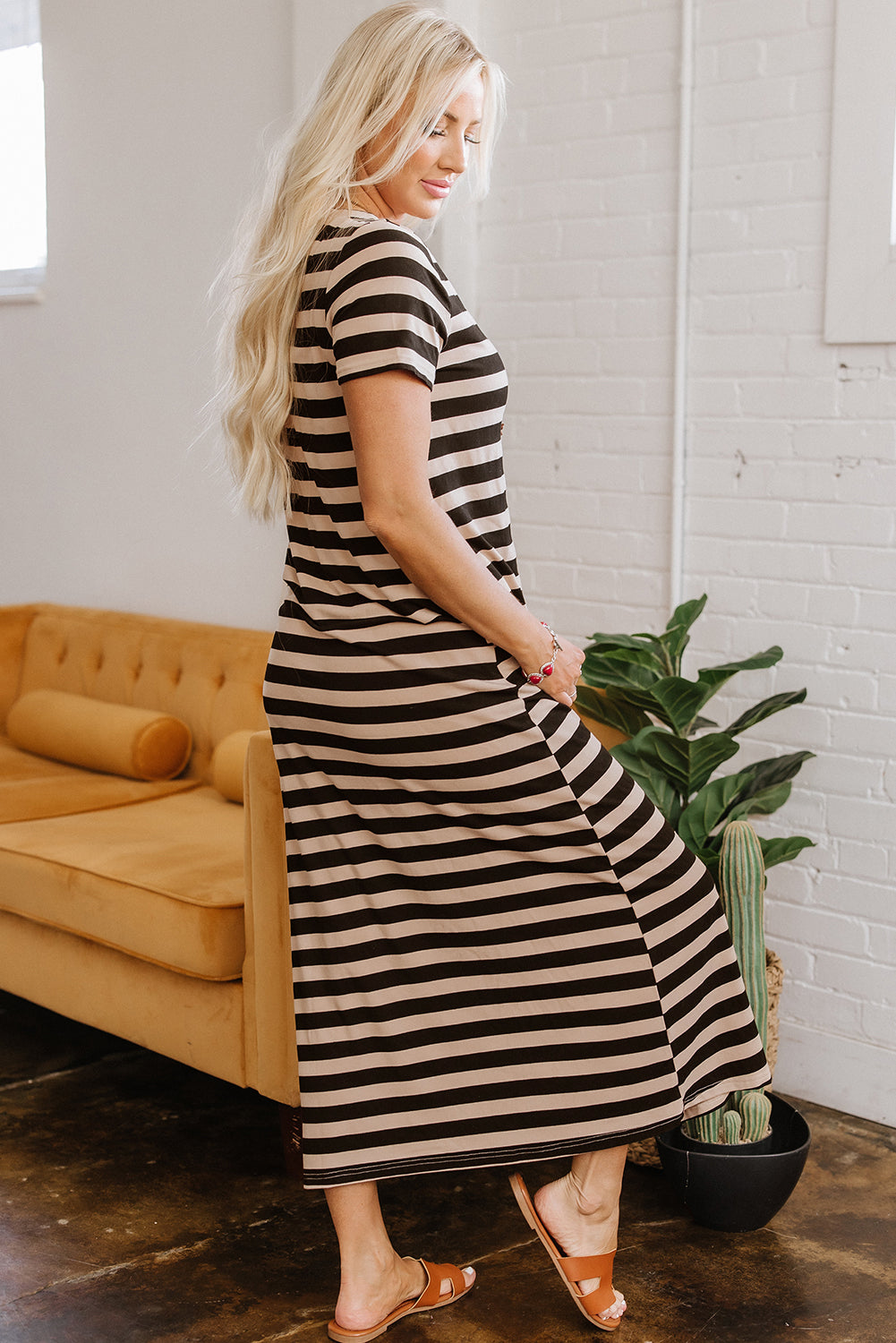 Casual Round Neck T-shirt Maxi Dress with Pockets