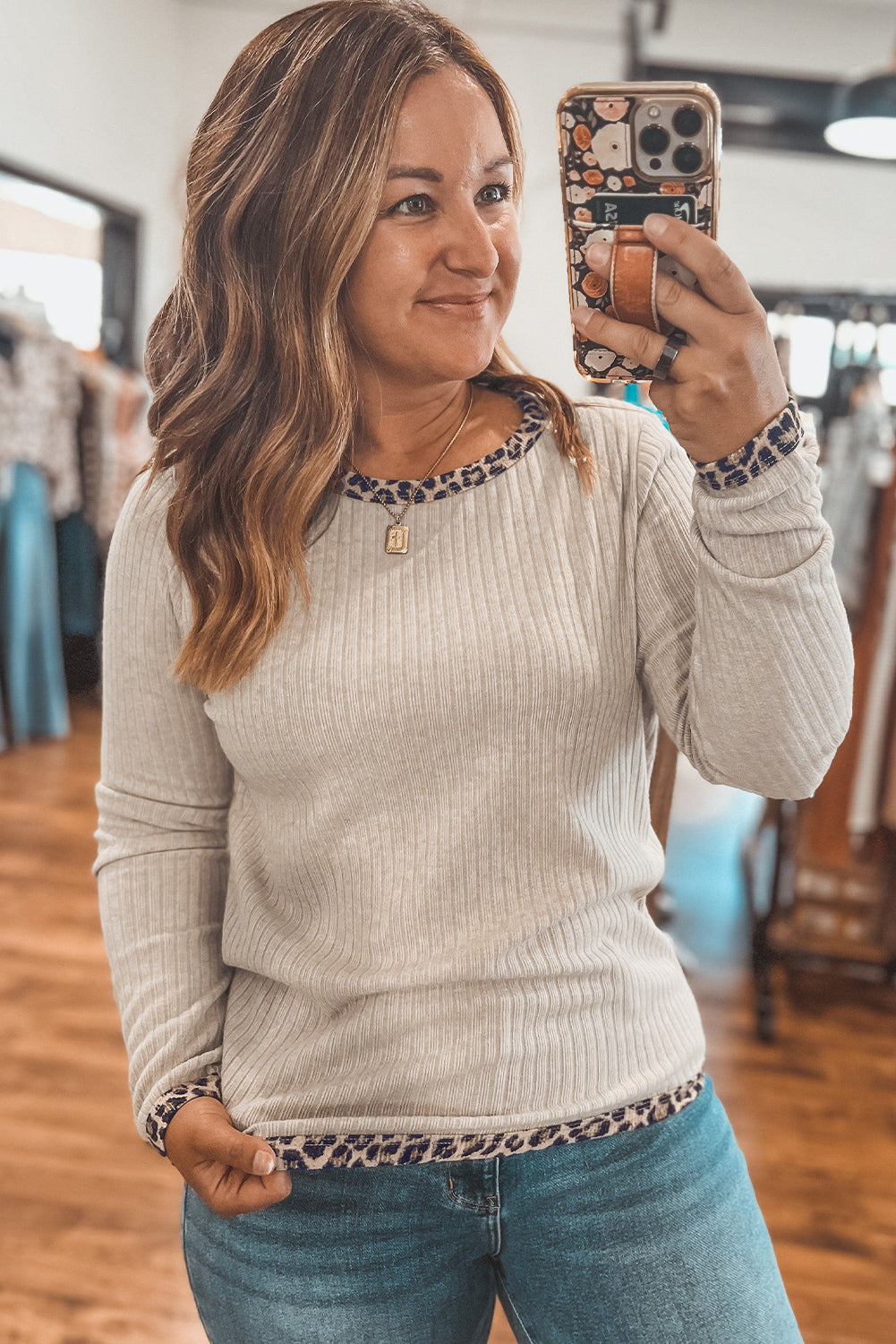 Ribbed Contrast Leopard Edge Round Neck Plus Knit Top