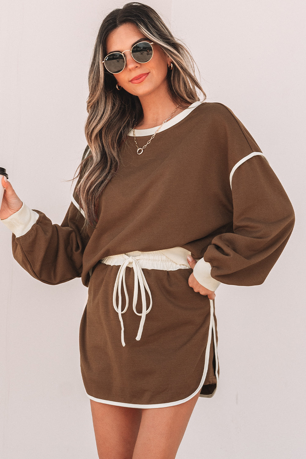 Color Contrast Loose Pullover and Lace-up Waist Skort Set