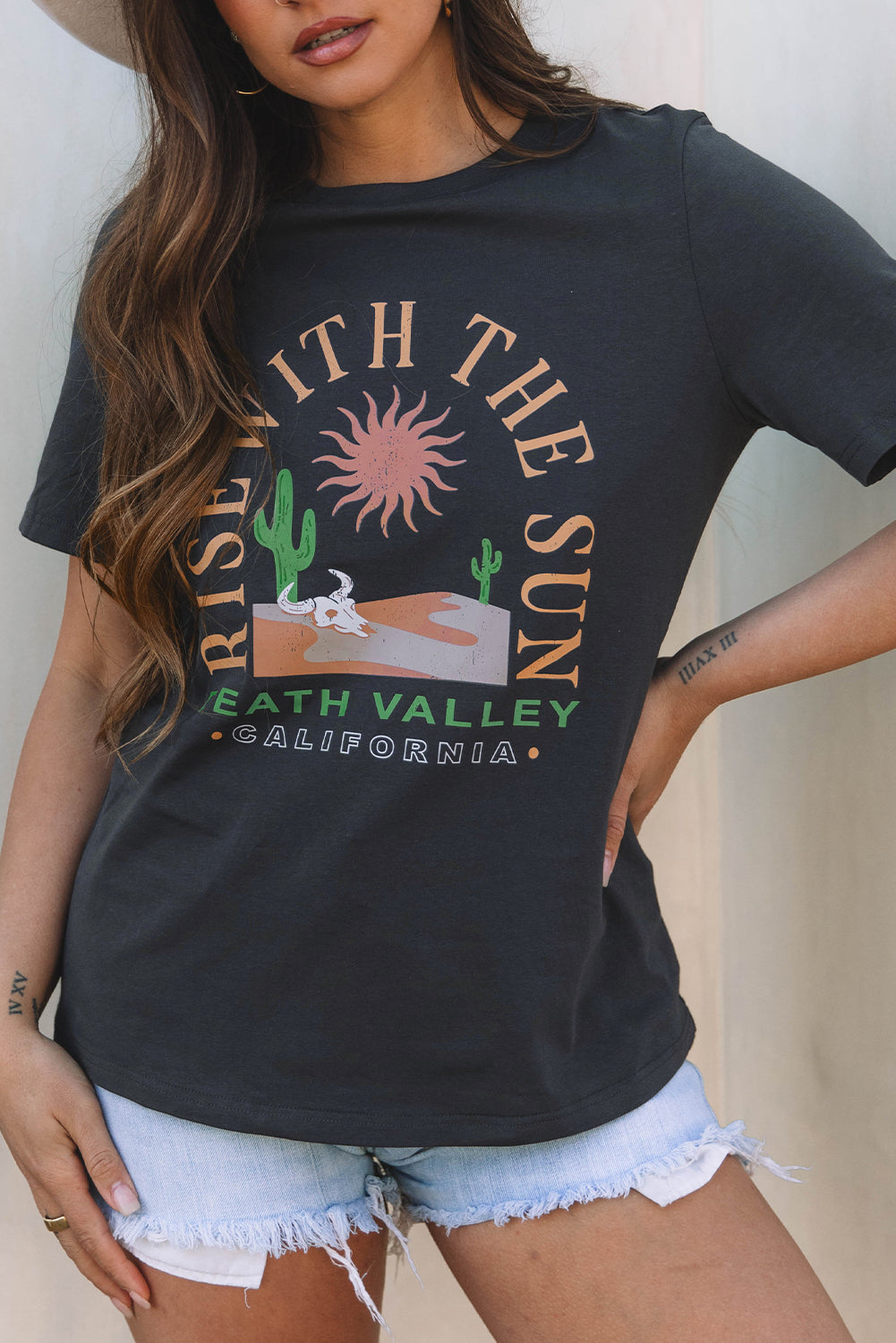 RISE WITH THE SUN Western Fashion Graphic Tee