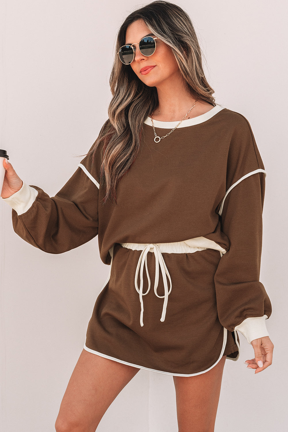 Color Contrast Loose Pullover and Lace-up Waist Skort Set