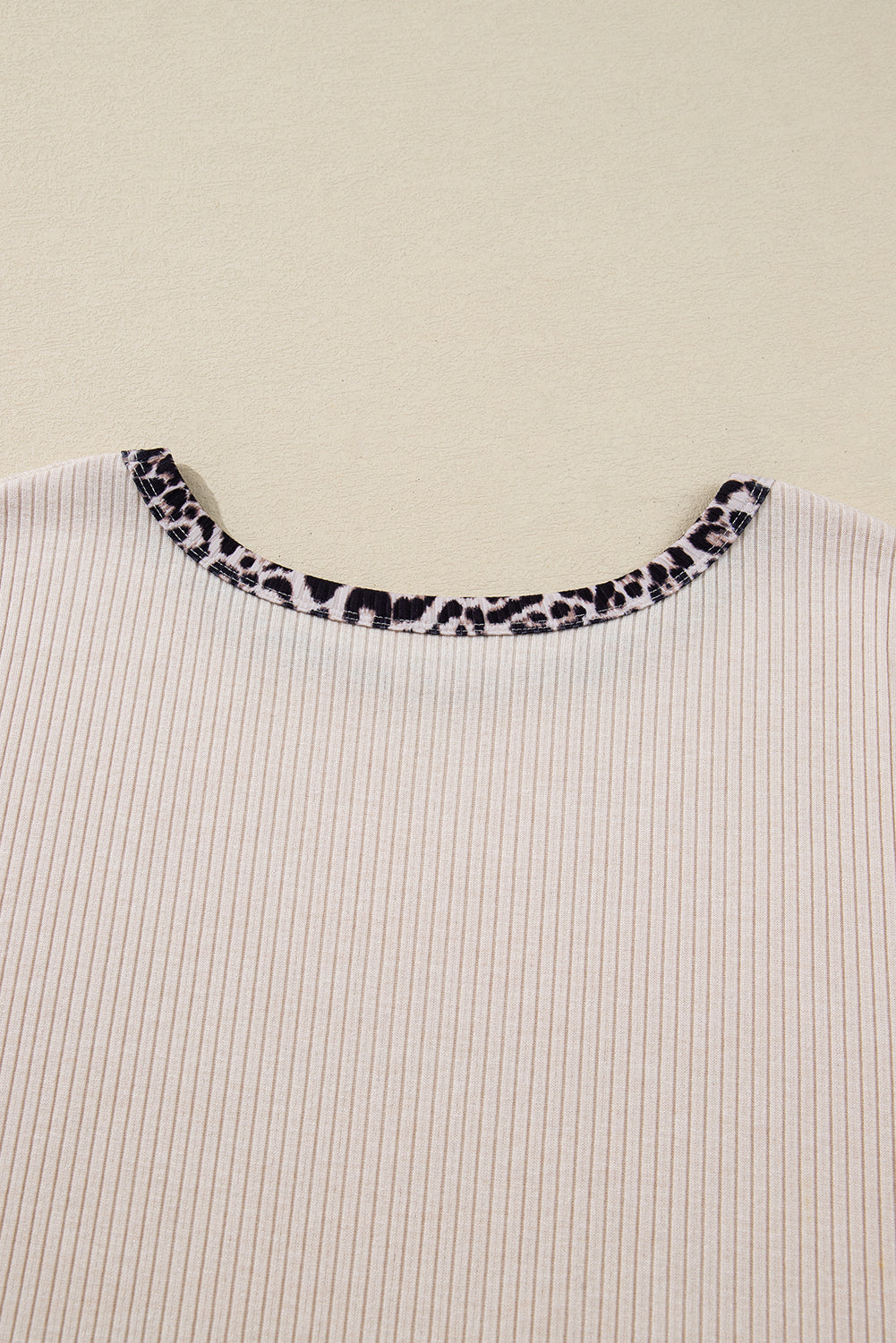 Ribbed Contrast Leopard Edge Round Neck Plus Knit Top