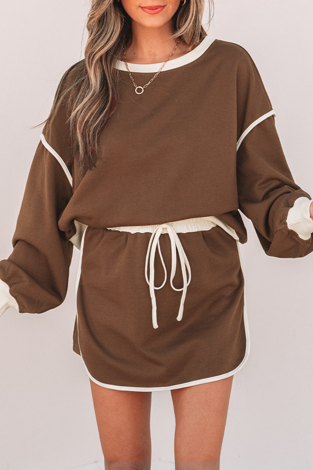 Color Contrast Loose Pullover and Lace-up Waist Skort Set