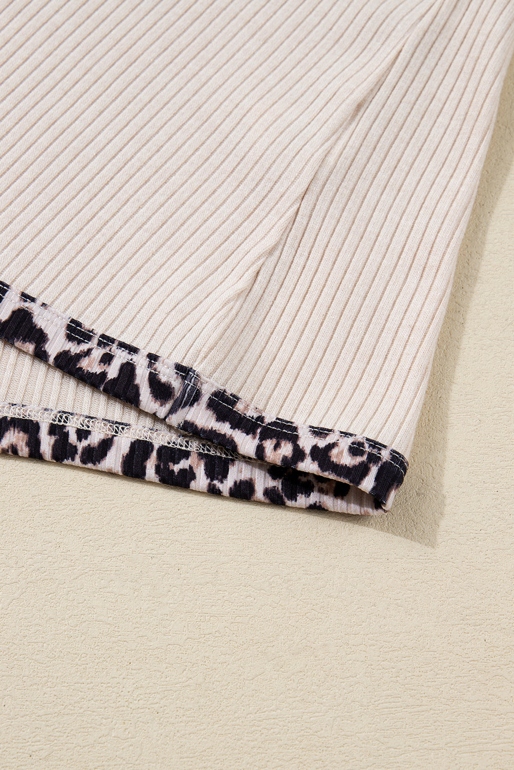 Ribbed Contrast Leopard Edge Round Neck Plus Knit Top