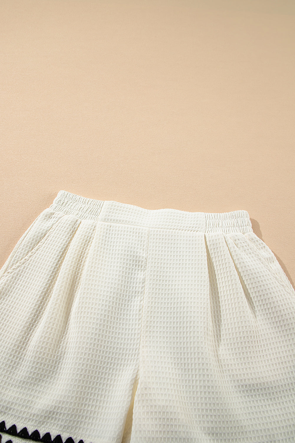 Waffle Texture Contrast Ricrac Hemline Casual Shorts