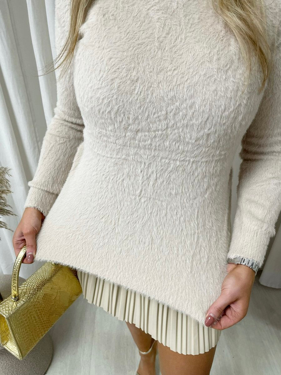 Fitted Long Sleeve Fluffy Knitted Top